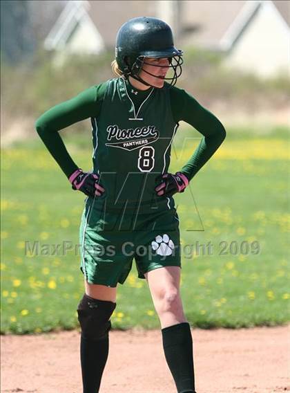 Thumbnail 2 in Frontier vs Pioneer (12th Depew Tournament) photogallery.
