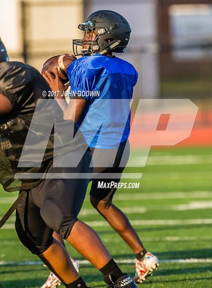 Thumbnail 2 in Alvin vs Shadow Creek photogallery.