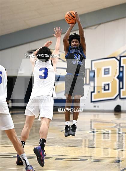 Thumbnail 2 in Wiseburn- Da Vinci vs. La Mirada (Bosco Classic) photogallery.