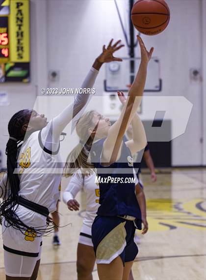 Thumbnail 3 in Fort Wayne Bishop Dwenger @ Fort Wayne Snider photogallery.