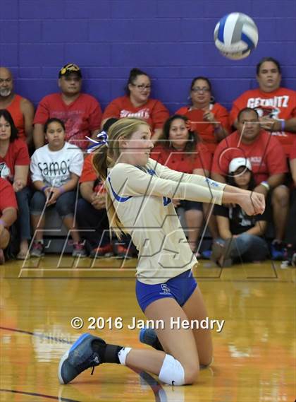 Thumbnail 3 in Santa Margarita vs. Kahuku (Durango Fall Classic) photogallery.
