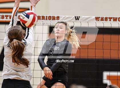 Thumbnail 3 in Vandegrift @ Round Rock Westwood photogallery.