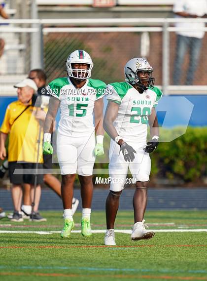 Thumbnail 3 in Phil Simms North vs South All Star Game photogallery.