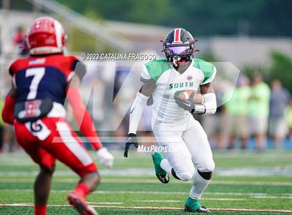 Thumbnail 3 in Phil Simms North vs South All Star Game photogallery.