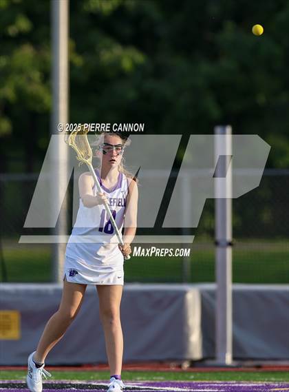 Thumbnail 2 in Yorktown vs Battlefield (VHSL Class 6 State Semifinal) photogallery.