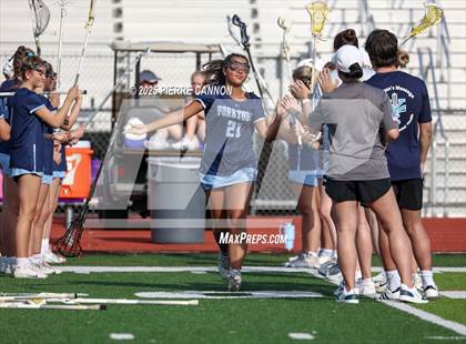 Thumbnail 3 in Yorktown vs Battlefield (VHSL Class 6 State Semifinal) photogallery.