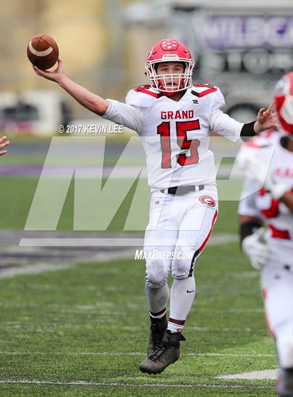 Thumbnail 1 in South Summit vs. Grand County (UHSAA 2A Semifinal) photogallery.