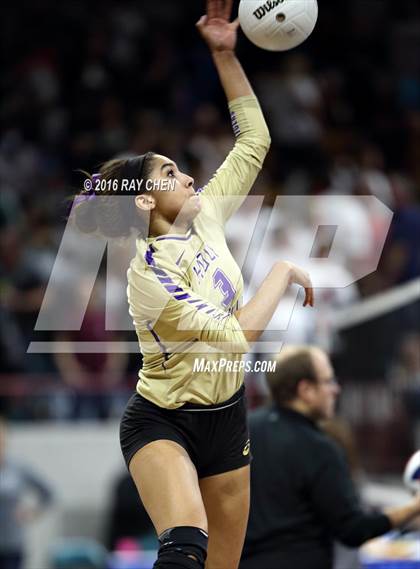 Thumbnail 3 in Holy Family vs. Valor Christian (CHSAA 4A State Tournament) photogallery.