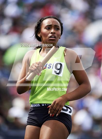 Thumbnail 1 in FHSAA 1A & 3A Finals (4 x 400 Meter) photogallery.