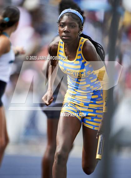 Thumbnail 2 in FHSAA 1A & 3A Finals (4 x 400 Meter) photogallery.