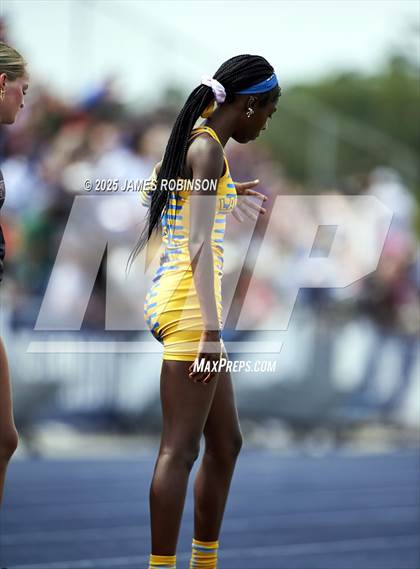 Thumbnail 1 in FHSAA 1A & 3A Finals (4 x 400 Meter) photogallery.