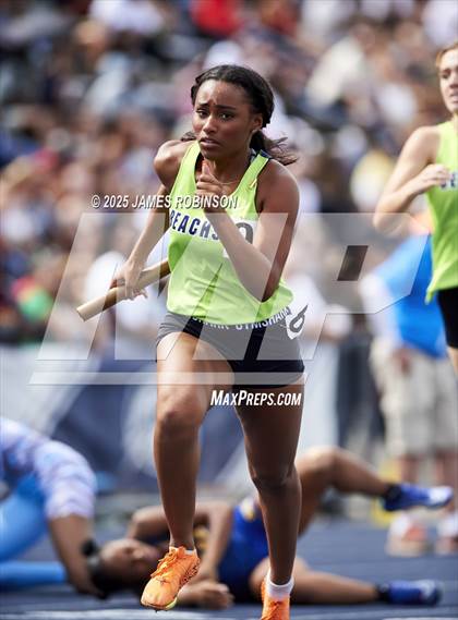 Thumbnail 1 in FHSAA 1A & 3A Finals (4 x 400 Meter) photogallery.