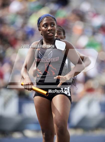 Thumbnail 1 in FHSAA 1A & 3A Finals (4 x 400 Meter) photogallery.