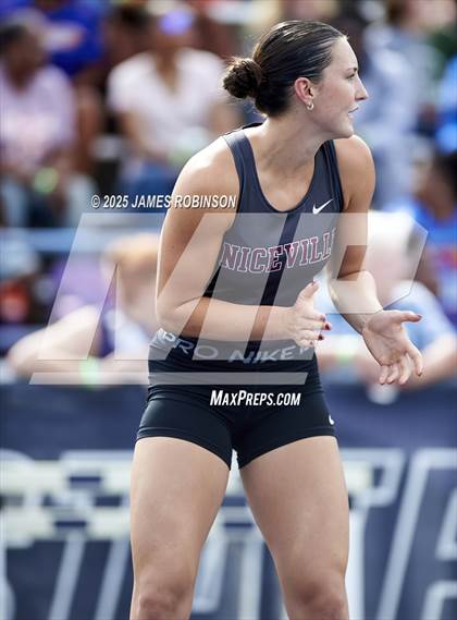 Thumbnail 1 in FHSAA 1A & 3A Finals (4 x 400 Meter) photogallery.