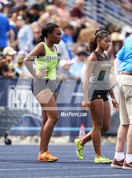 Thumbnail 3 in FHSAA 1A & 3A Finals (4 x 400 Meter) photogallery.