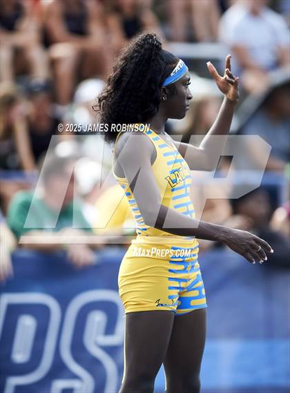 Thumbnail 2 in FHSAA 1A & 3A Finals (4 x 400 Meter) photogallery.