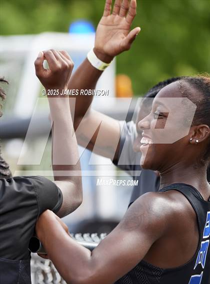 Thumbnail 2 in FHSAA 1A & 3A Finals (4 x 400 Meter) photogallery.