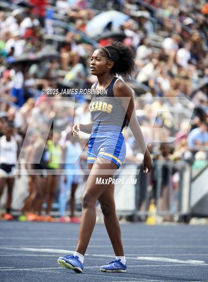 Thumbnail 2 in FHSAA 1A & 3A Finals (4 x 400 Meter) photogallery.