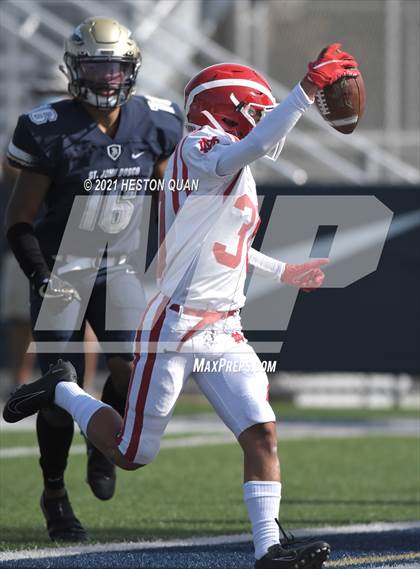Thumbnail 3 in JV: Mater Dei @ St. John Bosco photogallery.