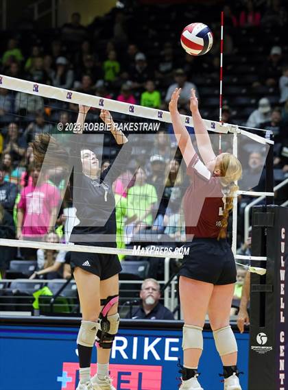 Thumbnail 1 in Crawford vs. Iola (UIL 2A Volleyball Final) photogallery.