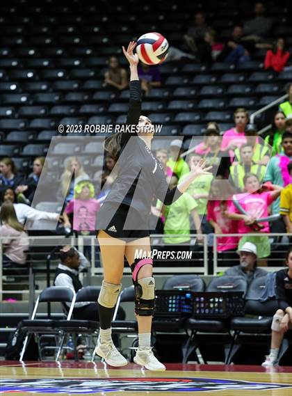 Thumbnail 1 in Crawford vs. Iola (UIL 2A Volleyball Final) photogallery.