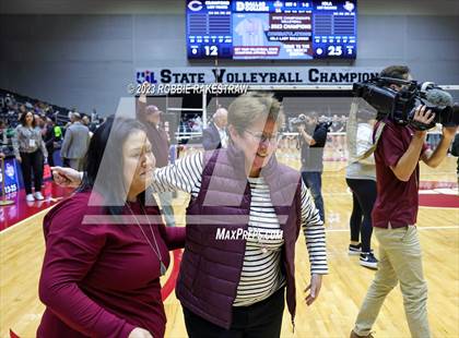 Thumbnail 1 in Crawford vs. Iola (UIL 2A Volleyball Final) photogallery.