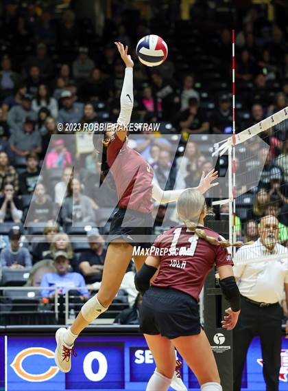 Thumbnail 2 in Crawford vs. Iola (UIL 2A Volleyball Final) photogallery.