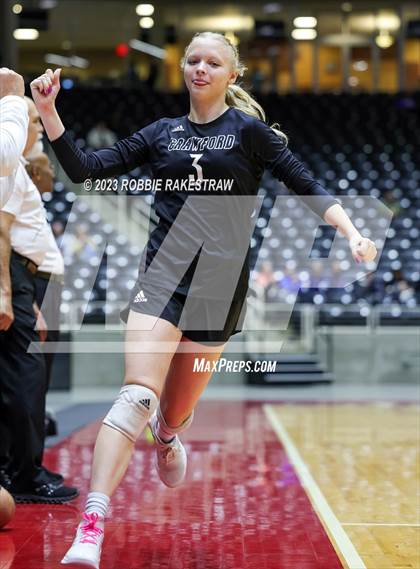 Thumbnail 1 in Crawford vs. Iola (UIL 2A Volleyball Final) photogallery.