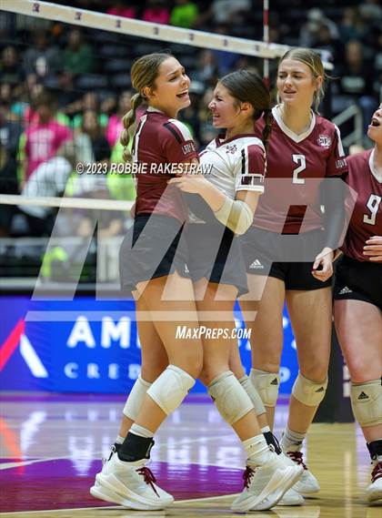 Thumbnail 1 in Crawford vs. Iola (UIL 2A Volleyball Final) photogallery.