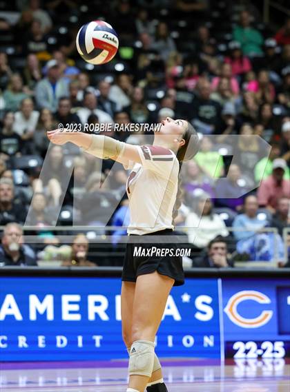 Thumbnail 2 in Crawford vs. Iola (UIL 2A Volleyball Final) photogallery.