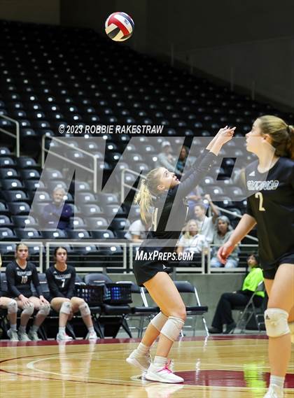 Thumbnail 3 in Crawford vs. Iola (UIL 2A Volleyball Final) photogallery.