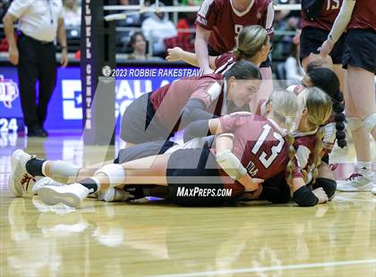 Thumbnail 2 in Crawford vs. Iola (UIL 2A Volleyball Final) photogallery.