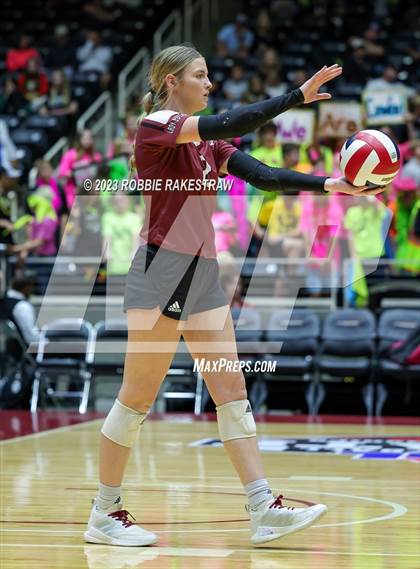Thumbnail 3 in Crawford vs. Iola (UIL 2A Volleyball Final) photogallery.
