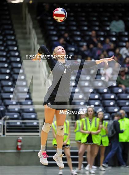 Thumbnail 2 in Crawford vs. Iola (UIL 2A Volleyball Final) photogallery.
