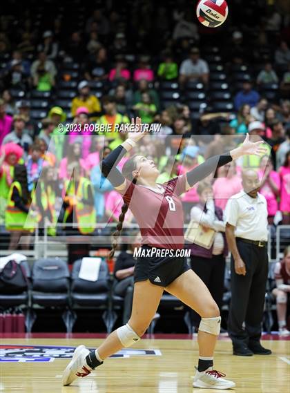 Thumbnail 1 in Crawford vs. Iola (UIL 2A Volleyball Final) photogallery.
