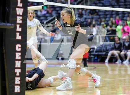 Thumbnail 3 in Crawford vs. Iola (UIL 2A Volleyball Final) photogallery.