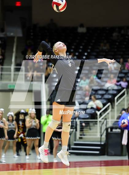 Thumbnail 2 in Crawford vs. Iola (UIL 2A Volleyball Final) photogallery.