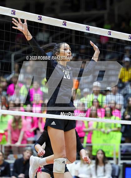 Thumbnail 2 in Crawford vs. Iola (UIL 2A Volleyball Final) photogallery.