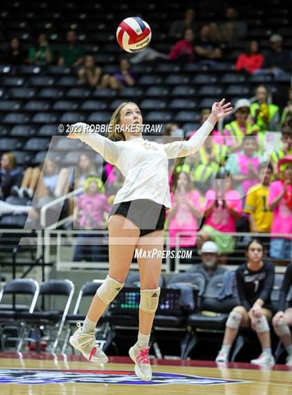 Thumbnail 1 in Crawford vs. Iola (UIL 2A Volleyball Final) photogallery.