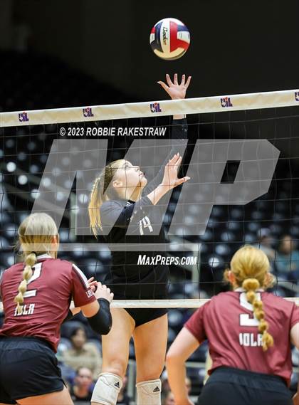 Thumbnail 1 in Crawford vs. Iola (UIL 2A Volleyball Final) photogallery.