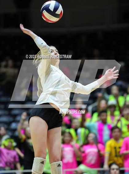 Thumbnail 3 in Crawford vs. Iola (UIL 2A Volleyball Final) photogallery.