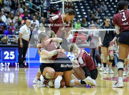 Thumbnail 3 in Crawford vs. Iola (UIL 2A Volleyball Final) photogallery.