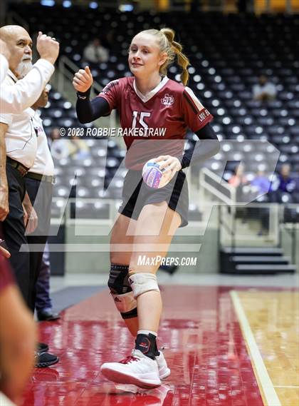 Thumbnail 3 in Crawford vs. Iola (UIL 2A Volleyball Final) photogallery.