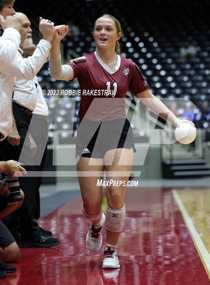 Thumbnail 1 in Crawford vs. Iola (UIL 2A Volleyball Final) photogallery.