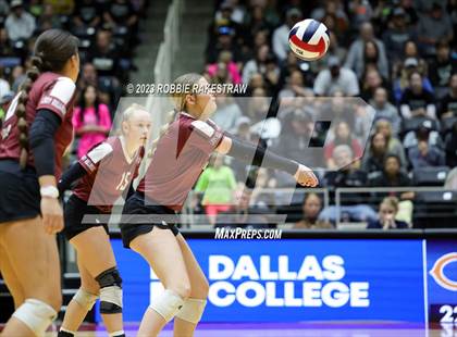 Thumbnail 1 in Crawford vs. Iola (UIL 2A Volleyball Final) photogallery.