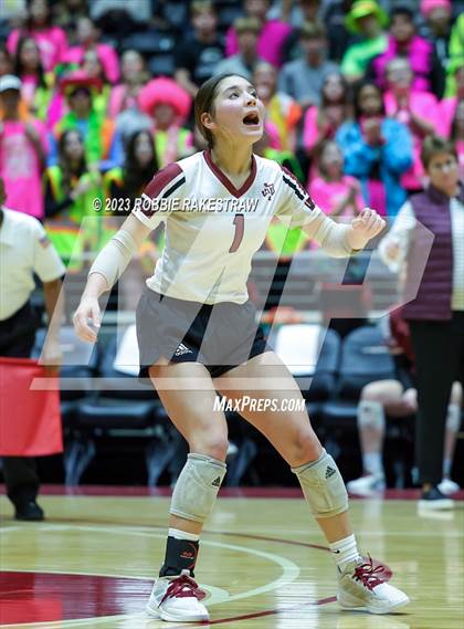 Thumbnail 2 in Crawford vs. Iola (UIL 2A Volleyball Final) photogallery.