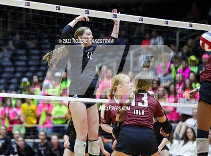 Thumbnail 2 in Crawford vs. Iola (UIL 2A Volleyball Final) photogallery.
