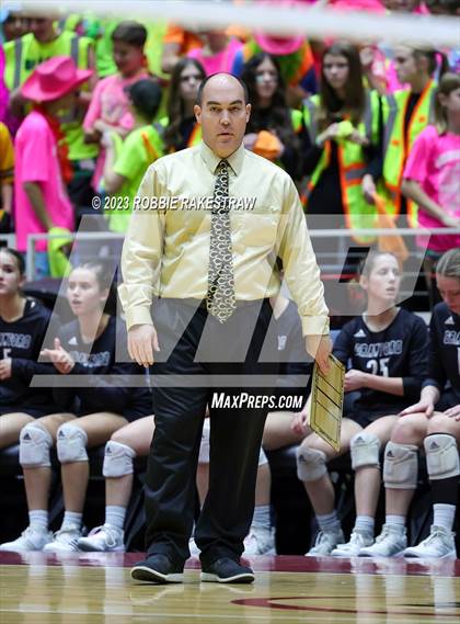 Thumbnail 2 in Crawford vs. Iola (UIL 2A Volleyball Final) photogallery.