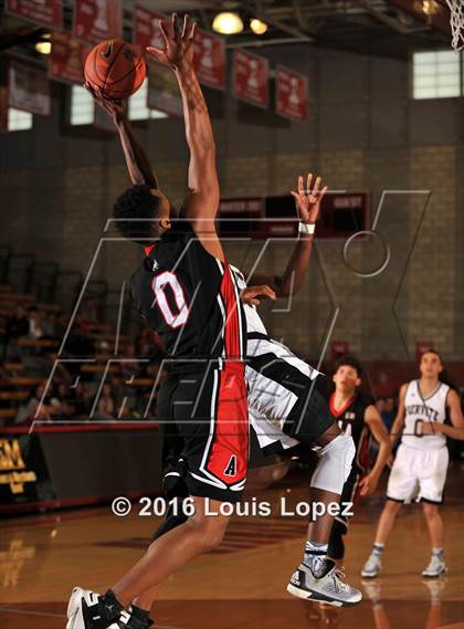 Thumbnail 3 in Servite vs. Ayala (Nike Extravaganza) photogallery.