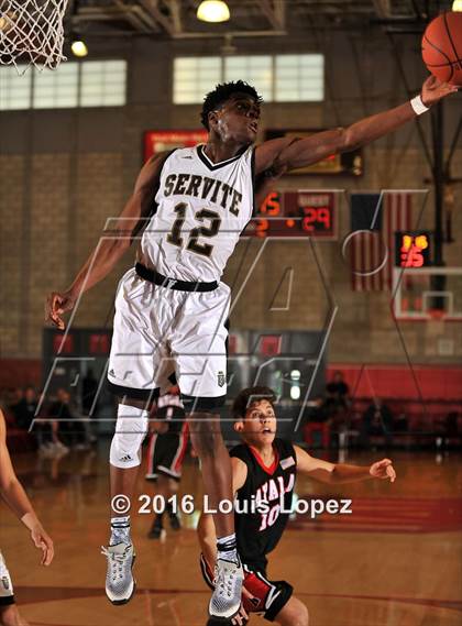 Thumbnail 1 in Servite vs. Ayala (Nike Extravaganza) photogallery.